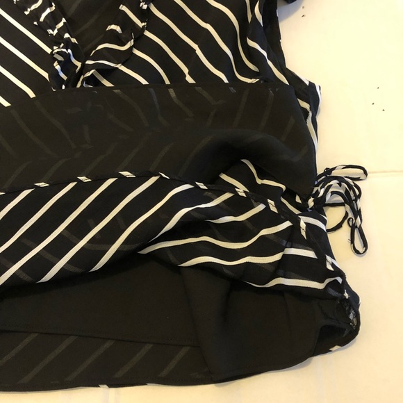 JONES NEW YORK Crossover Top, Black & White Striped, Women’s Size Large - Picture 4 of 7